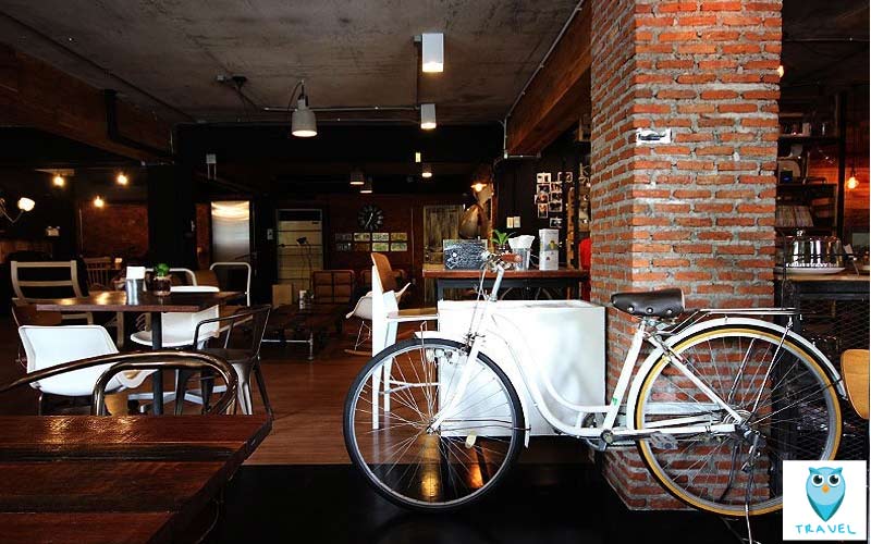 People-On-Pause-Cafe