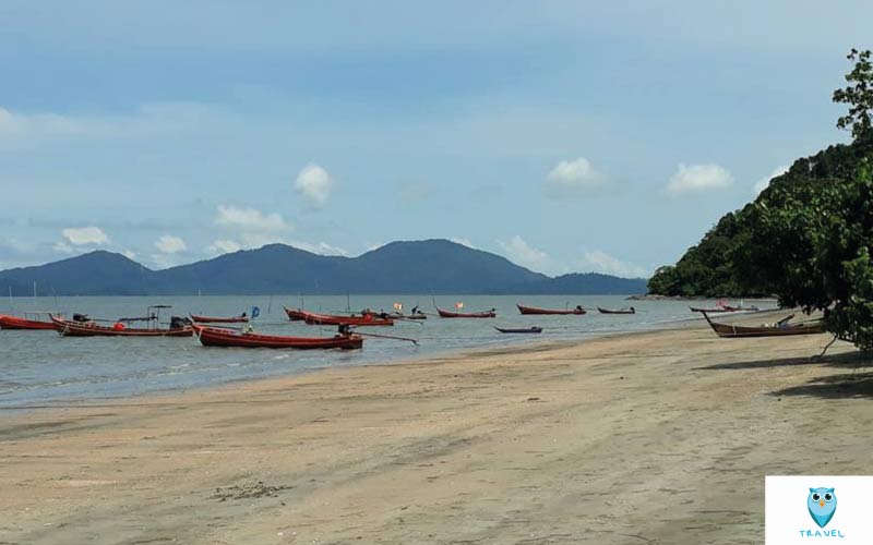 หาดทรายดำ เกาะหาดทรายดำ จังหวัดระนอง