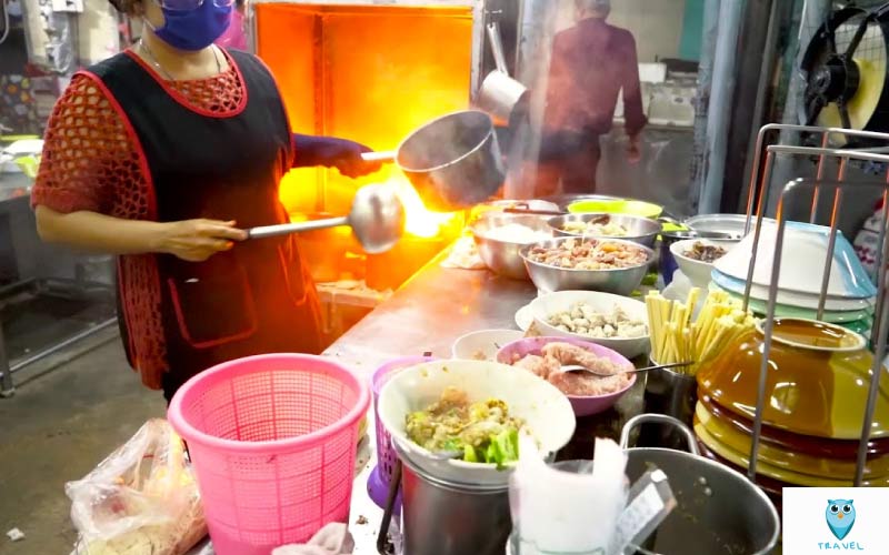 เจ้ฮ้ง ก๋วยเตี๋ยวคั่วไก่ วรจักร